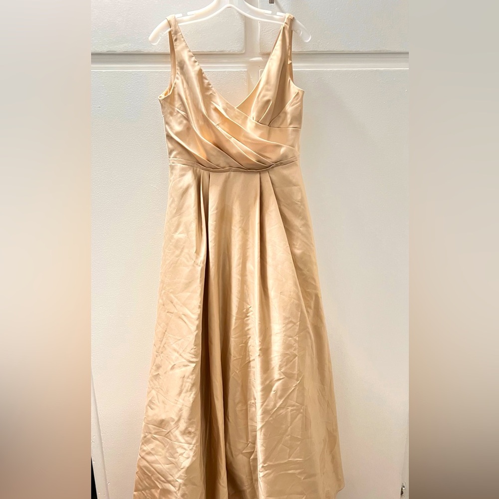 David’s Bridal bridesmaid dress champagne satin with tulle size 10